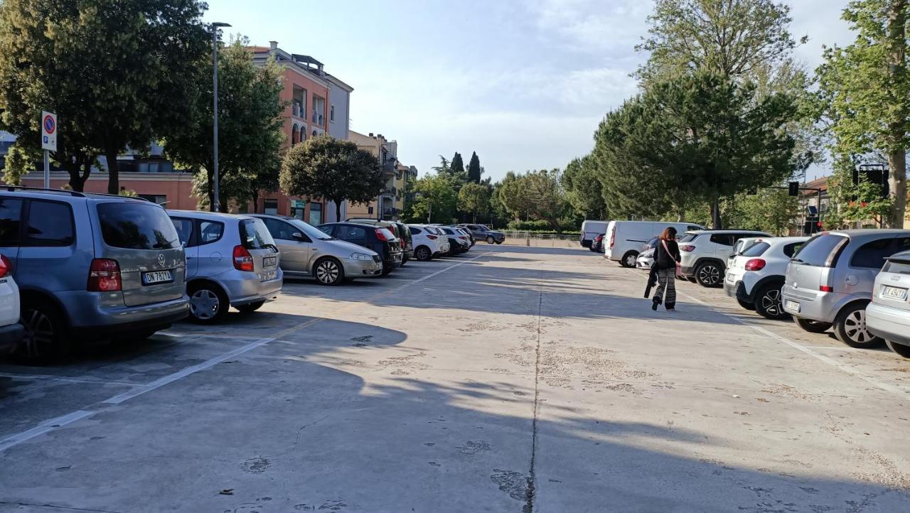 Nel Blu Dipinto Di Blu Lägenhet Porto Recanati Exteriör bild